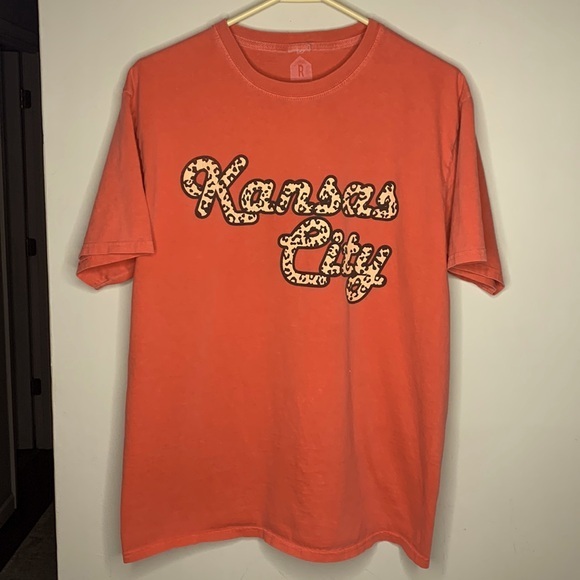 Tops - Kansas City Chiefs KC Cheetah Print Lettering Coral Red Short Sleeved Tee sz M